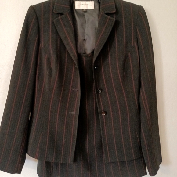 Tahari Blazer and Skirt 2 piece Suit, Black with Red/Grey Pinstripe - Picture 1 of 4